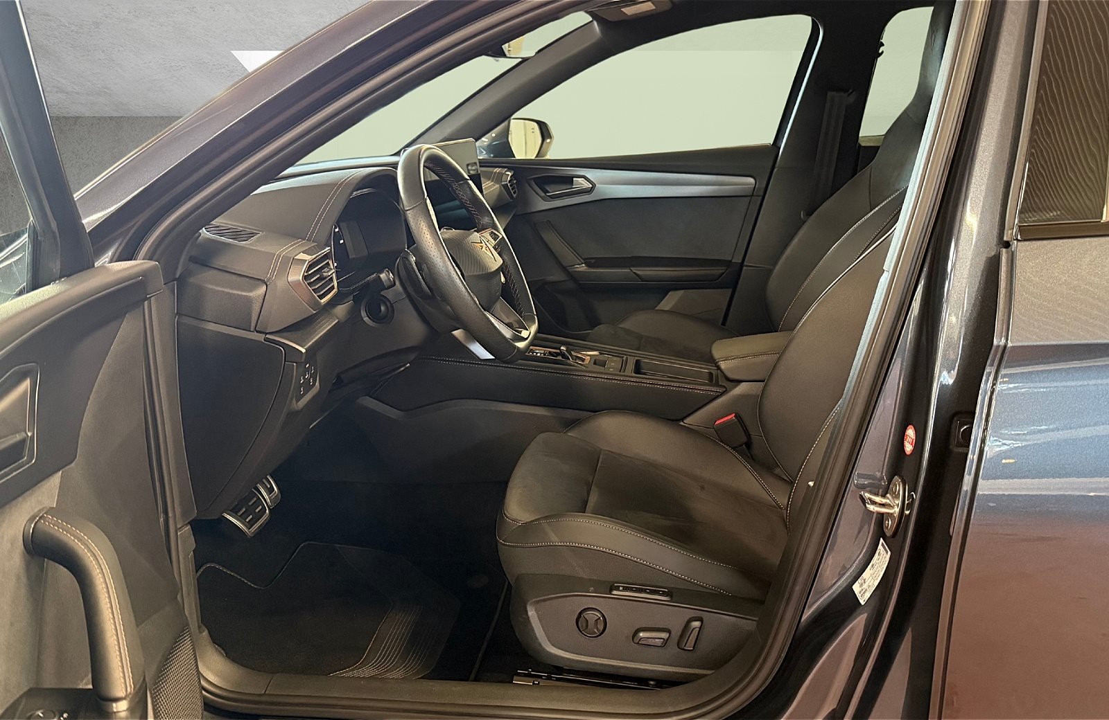 Leon Sportstourer 2.0 TDI DSG Matrix Navi ACC RFK