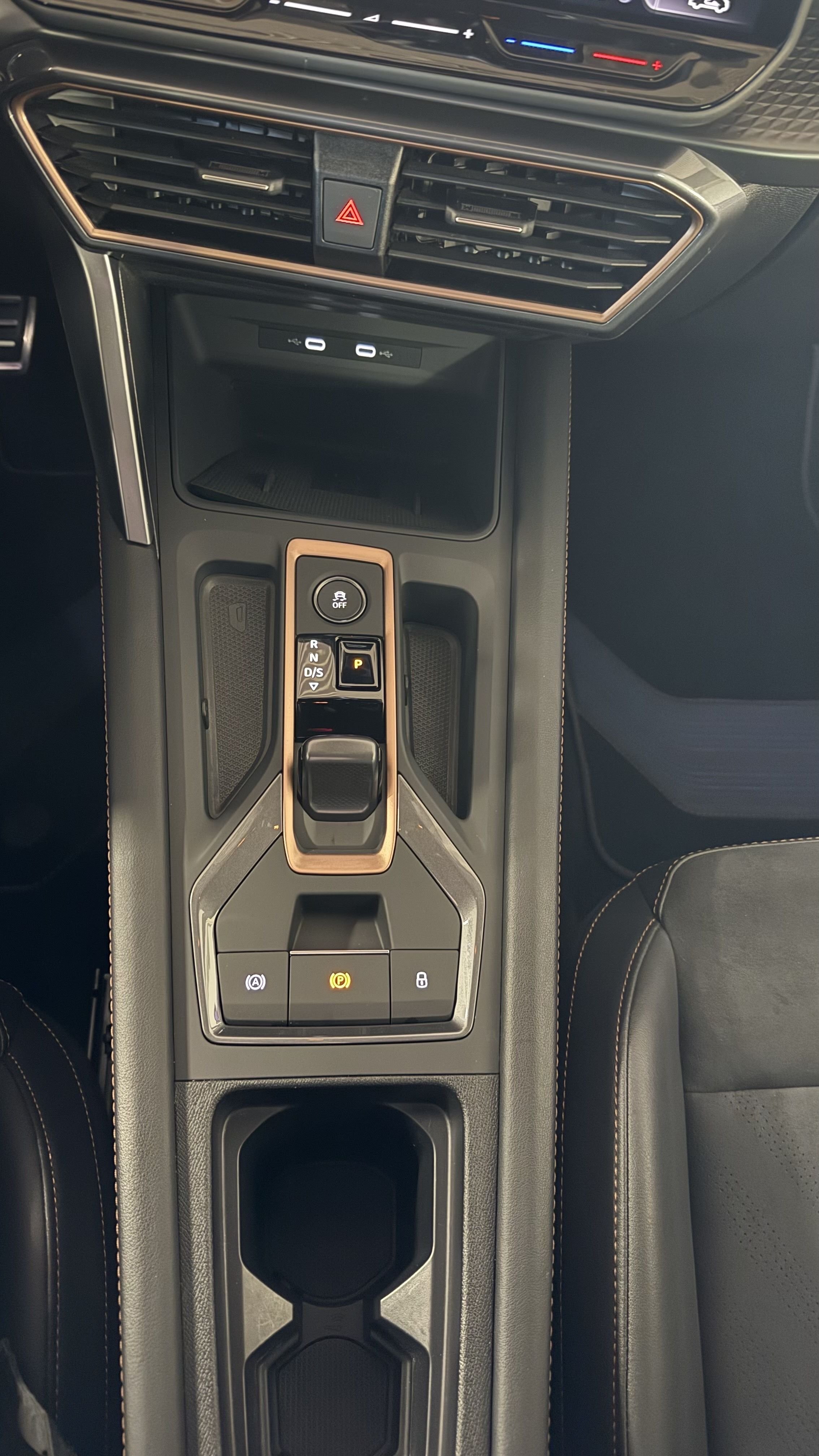 Leon Sportstourer 2.0 TDI DSG Matrix Navi ACC RFK