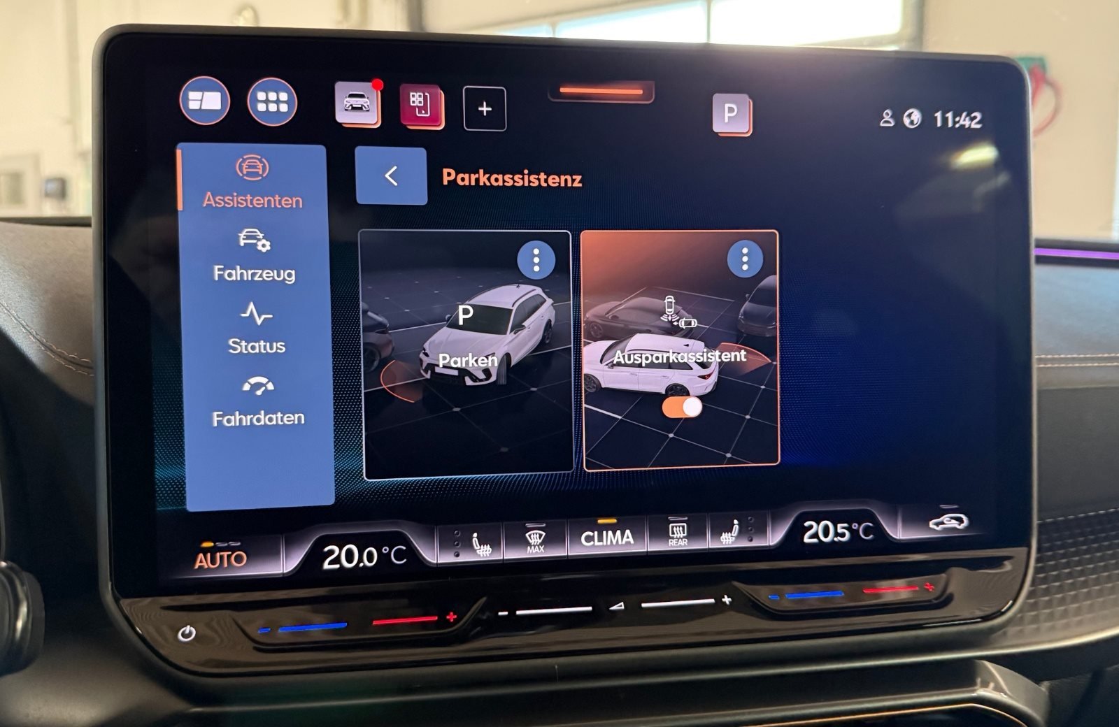 Leon Sportstourer 2.0 TDI DSG Matrix Navi ACC RFK