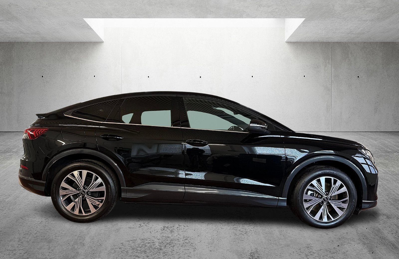 Q4 Sportback 45 e-tron Advanced LED Navi ACC RFK