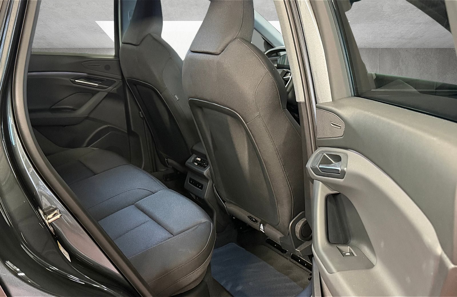 Q6 e-tron S line Matrix Navi ACC TopView PDC SHZ