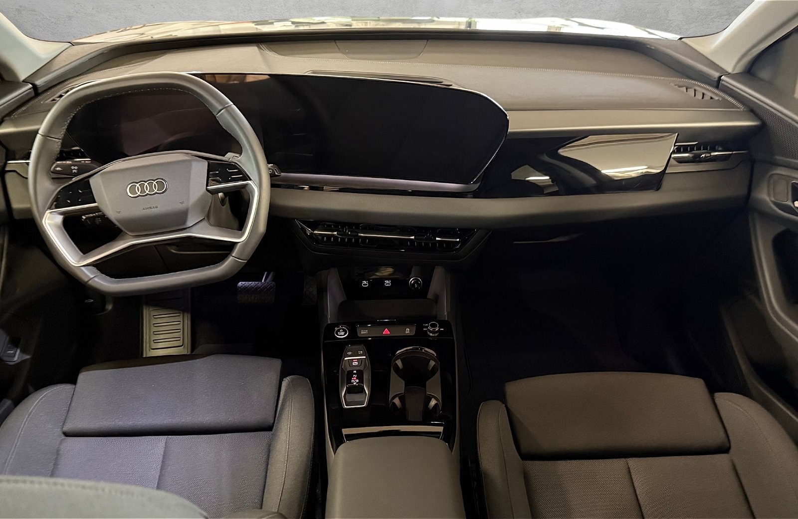 Q6 e-tron S line Matrix Navi ACC TopView PDC SHZ