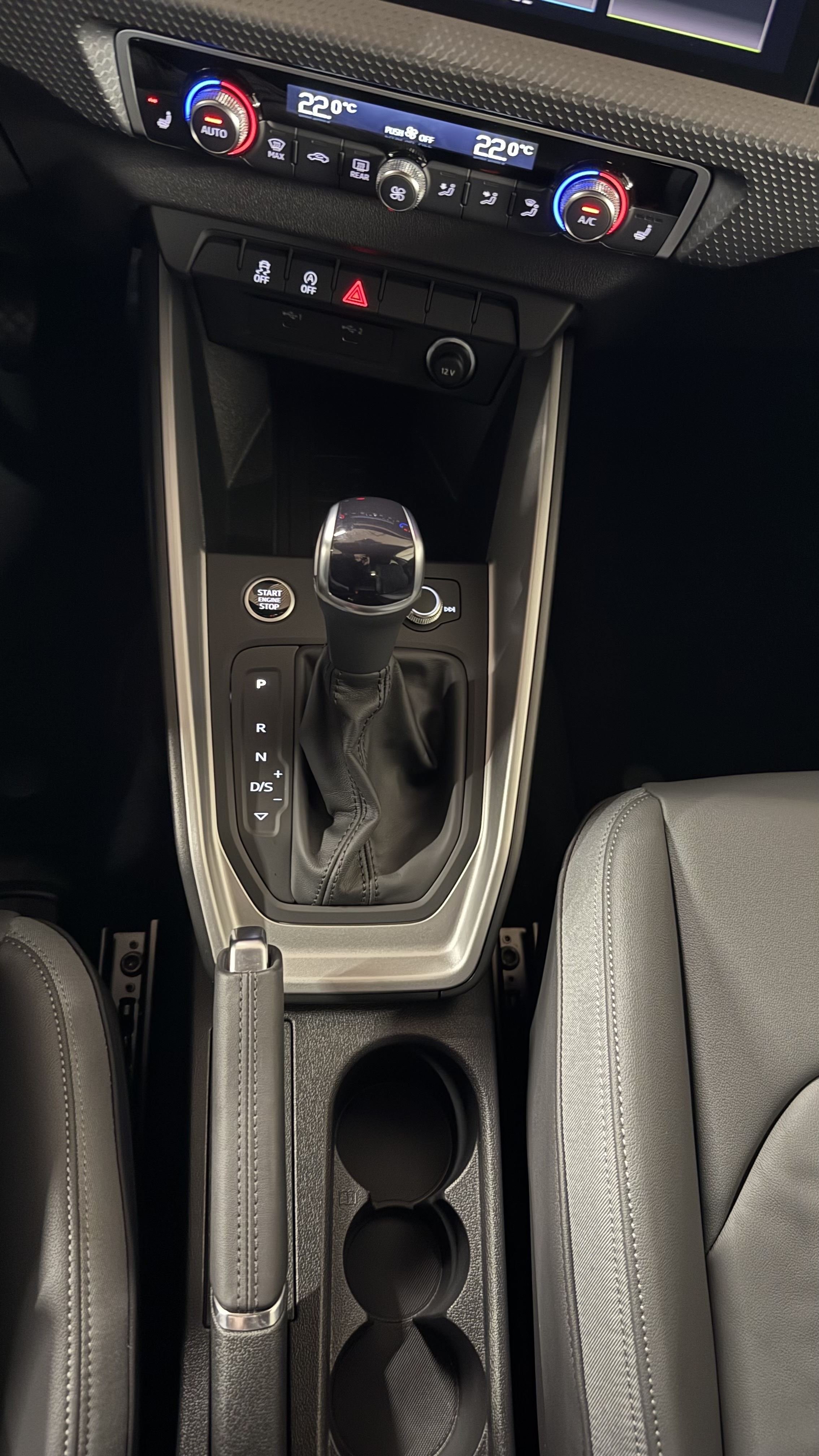 A1 allstreet allstreet 30 TFSI S tronic MMI ACC Leder Sonos