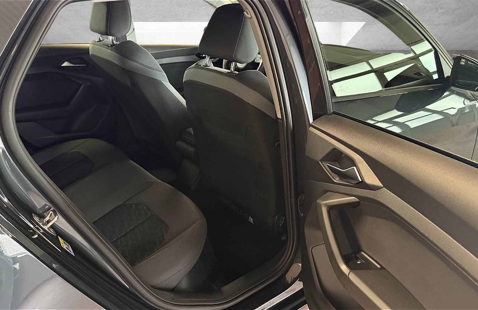 A1 Sportback 30 TFSI advanced LED ACC MMI PDC SHZ