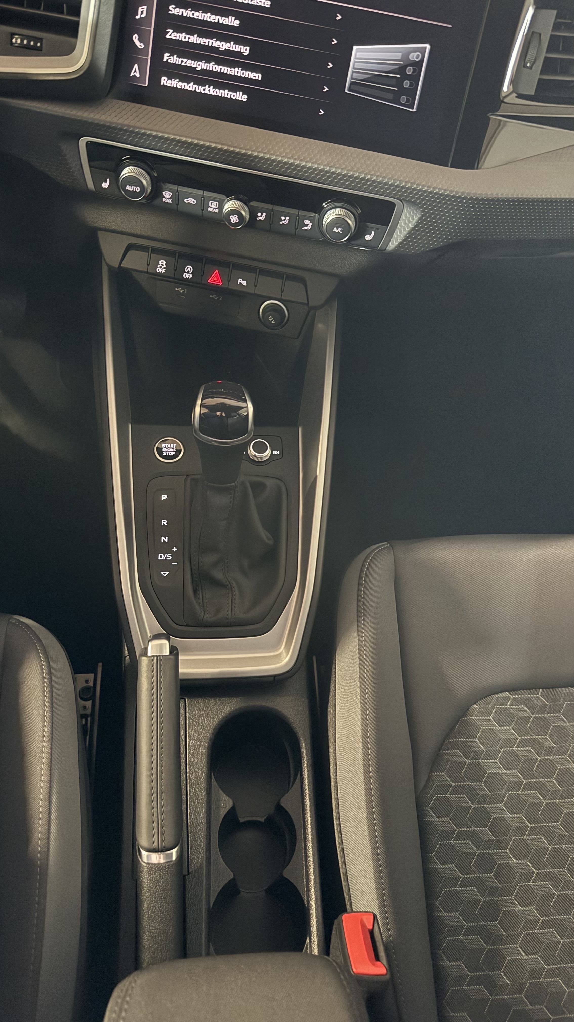 A1 Sportback 30 TFSI advanced LED ACC MMI PDC SHZ