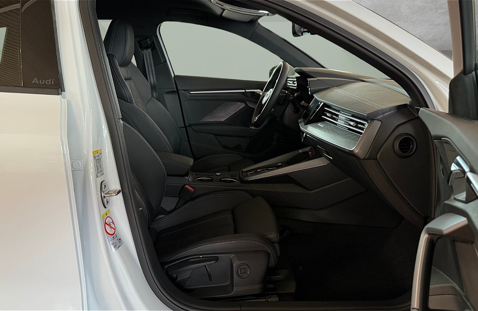 A3 Sportback 30 TFSI S line S-tronic LED Navi ACC AHK Leder