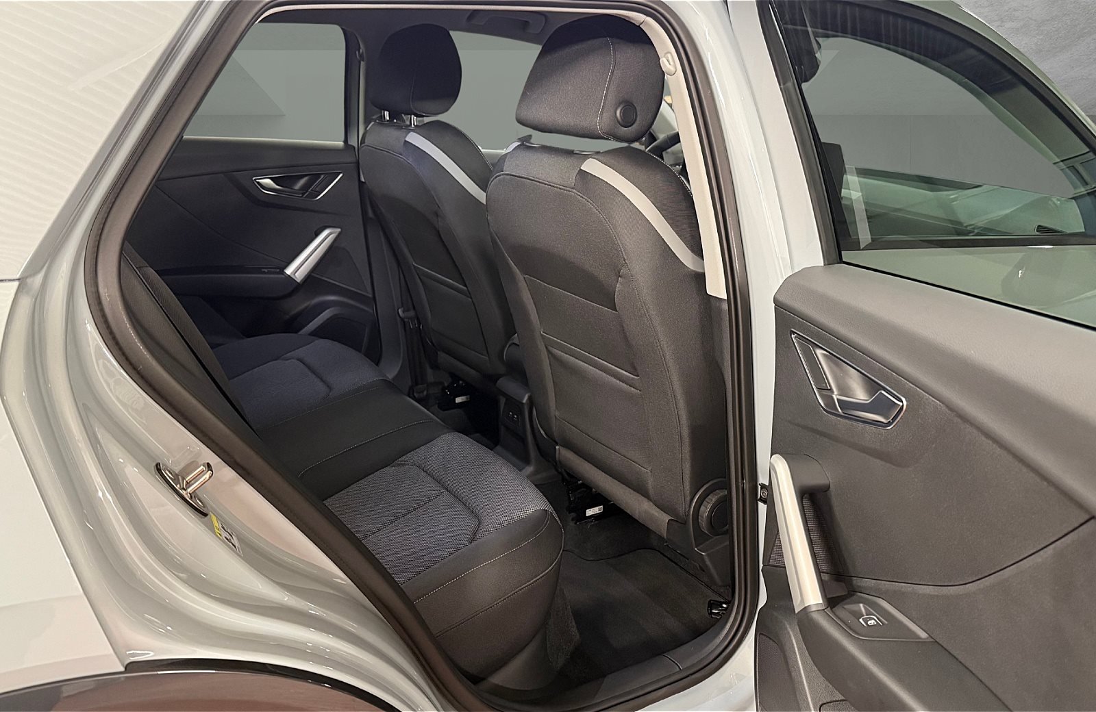 Q2 35 TFSI advanced S-tronic LED Navi ACC AHK RFK