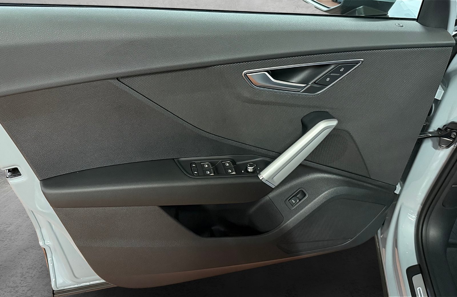 Q2 35 TFSI advanced S-tronic LED Navi ACC AHK RFK