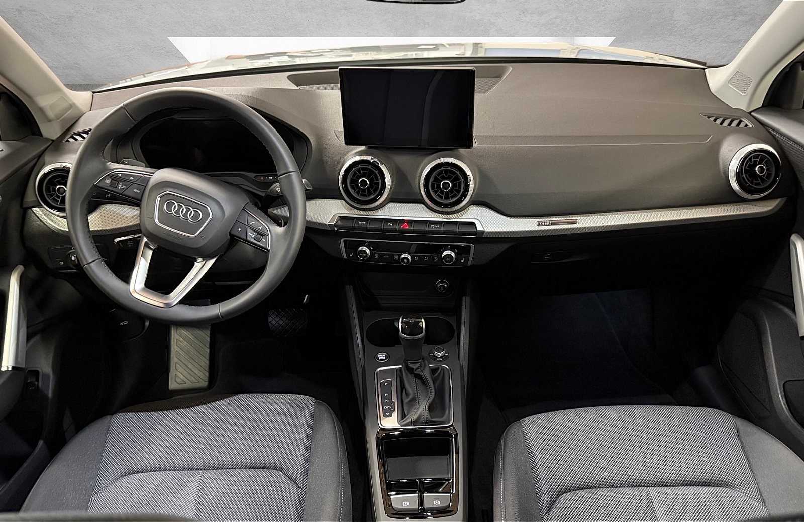 Q2 35 TFSI advanced S-tronic LED Navi ACC AHK RFK
