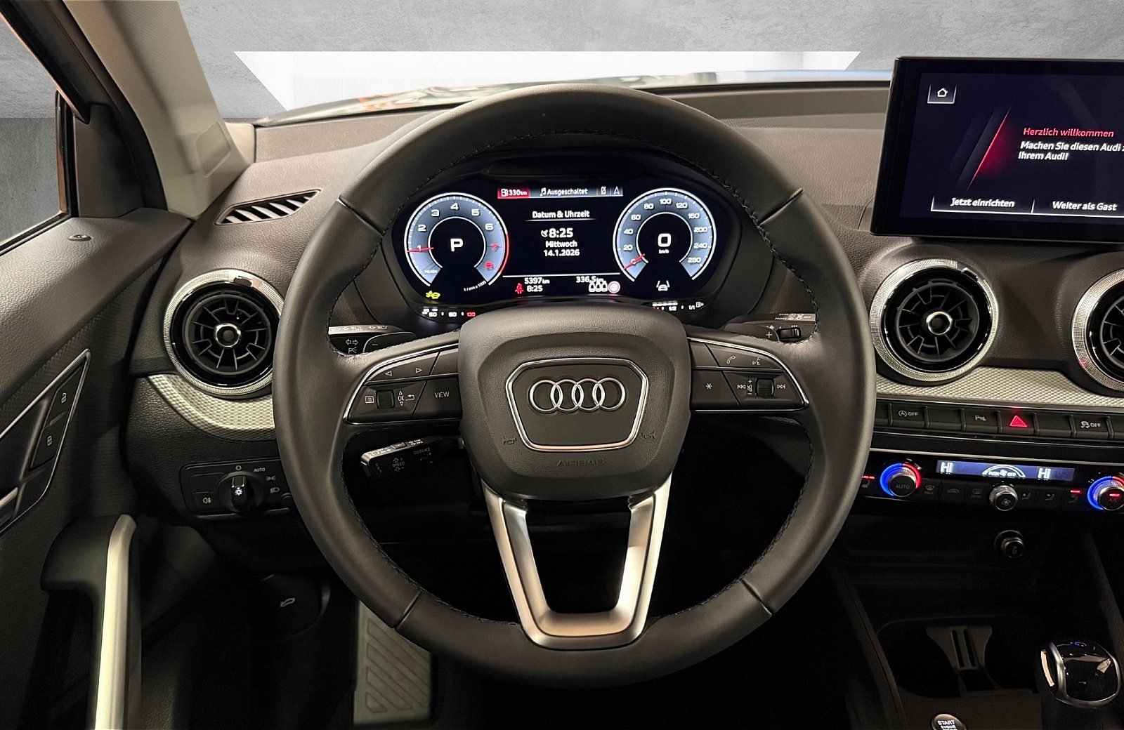 Q2 35 TFSI advanced S-tronic LED Navi ACC AHK RFK