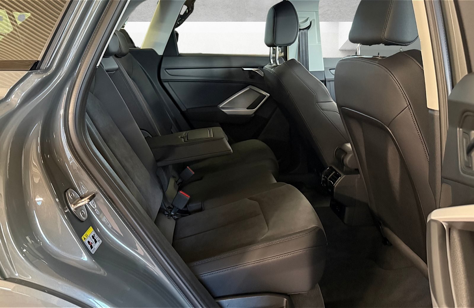 Q3 35 TFSI S line S-tronic LED Navi ACC AHK PDC SHZ