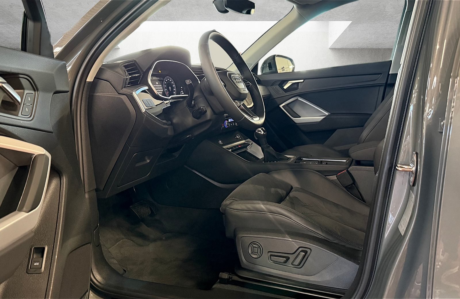 Q3 35 TFSI S line S-tronic LED Navi ACC AHK PDC SHZ