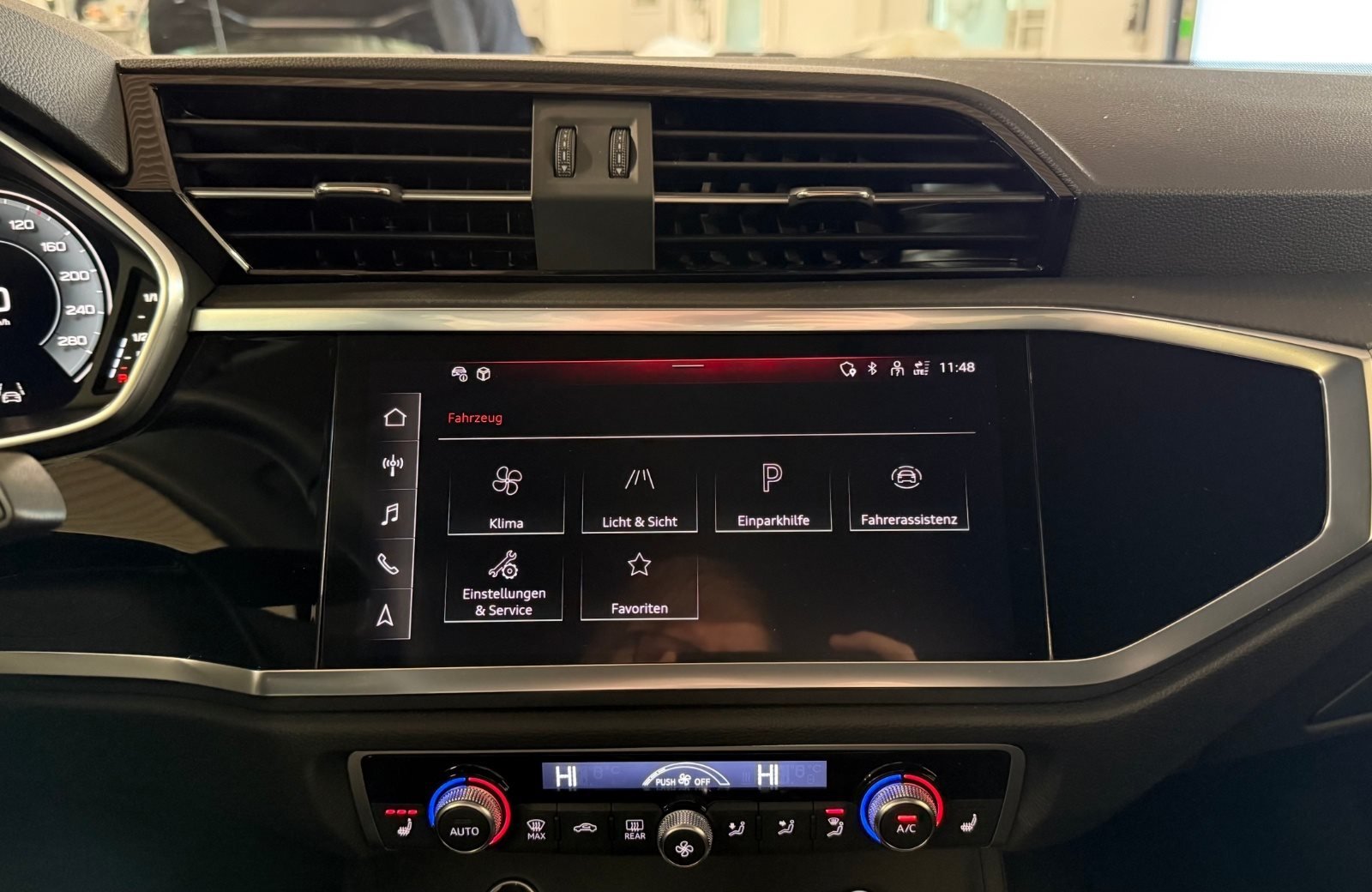 Q3 35 TFSI S line S-tronic LED Navi ACC AHK PDC SHZ