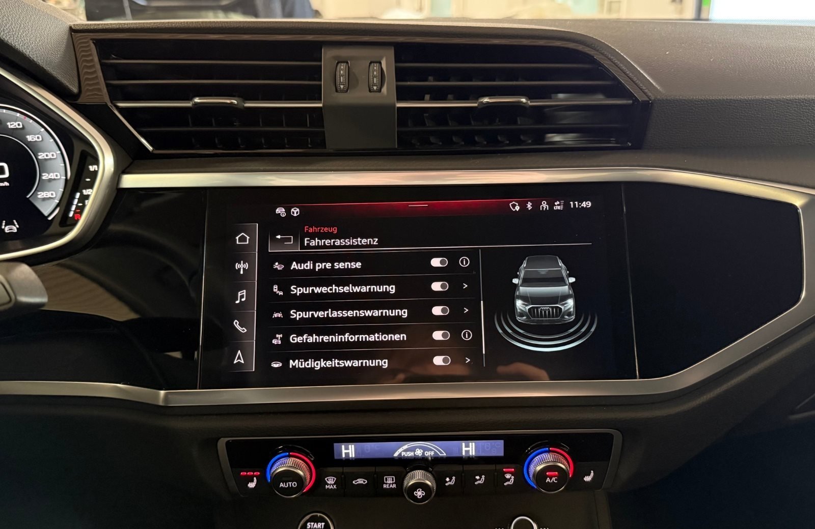 Q3 35 TFSI S line S-tronic LED Navi ACC AHK PDC SHZ