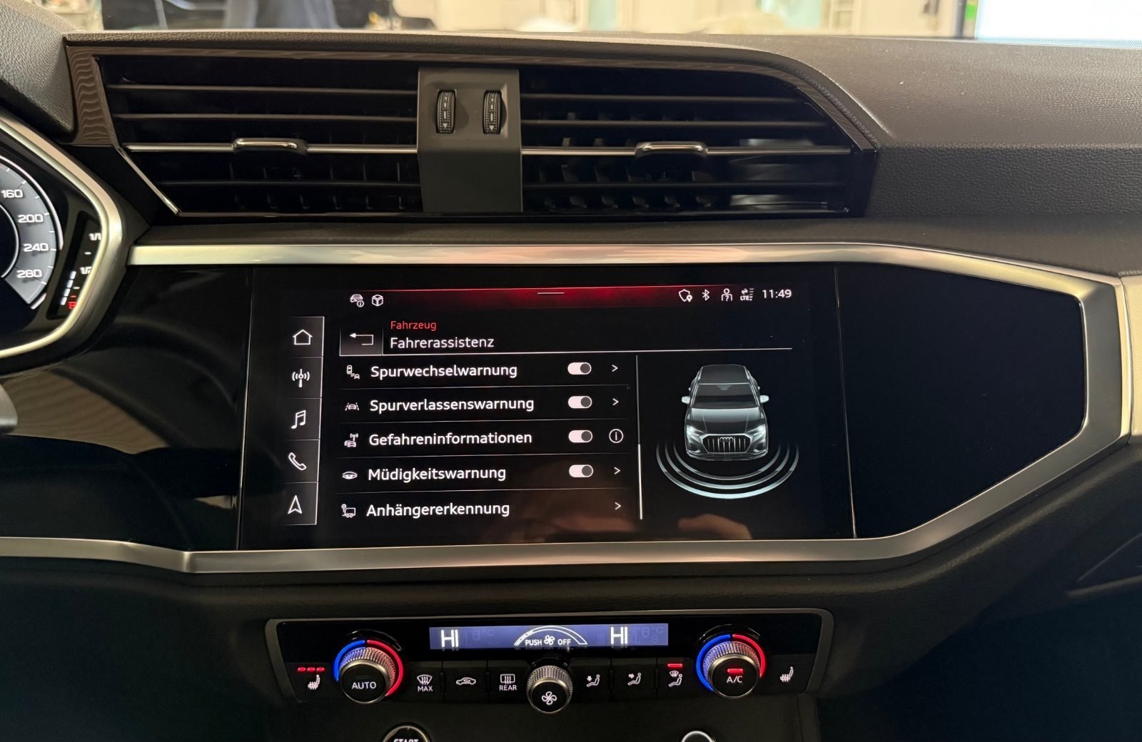 Q3 35 TFSI S line S-tronic LED Navi ACC AHK PDC SHZ