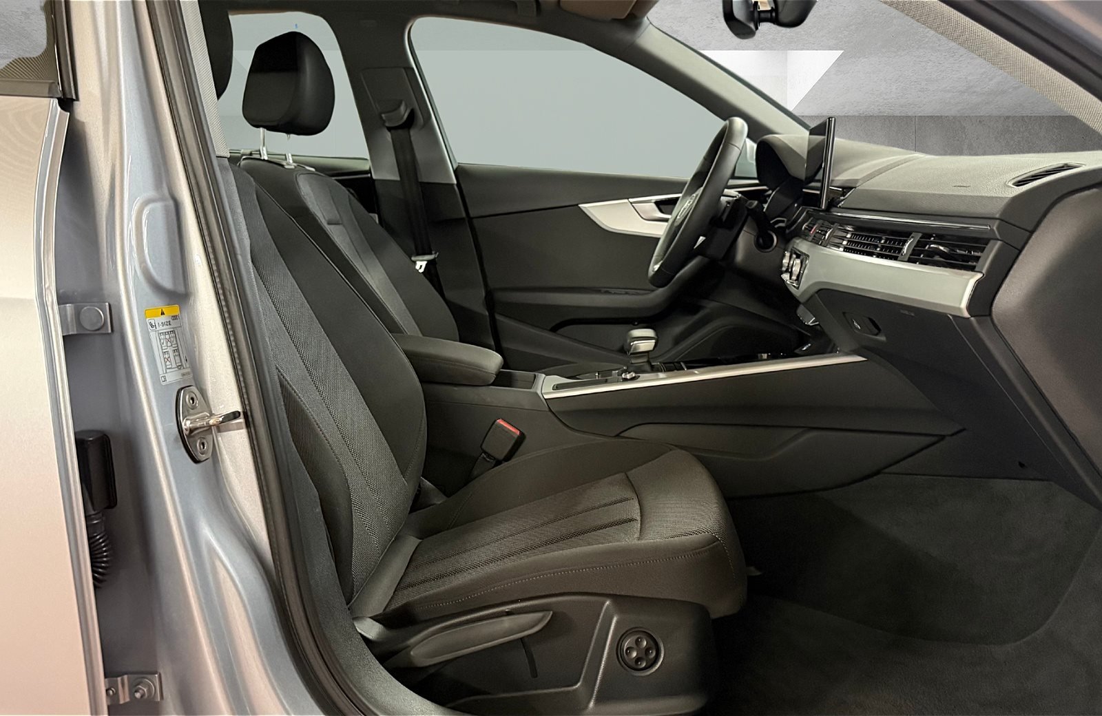 A4 Avant 30 TDI S-tronic LED Navi ACC PDC SHZ LM