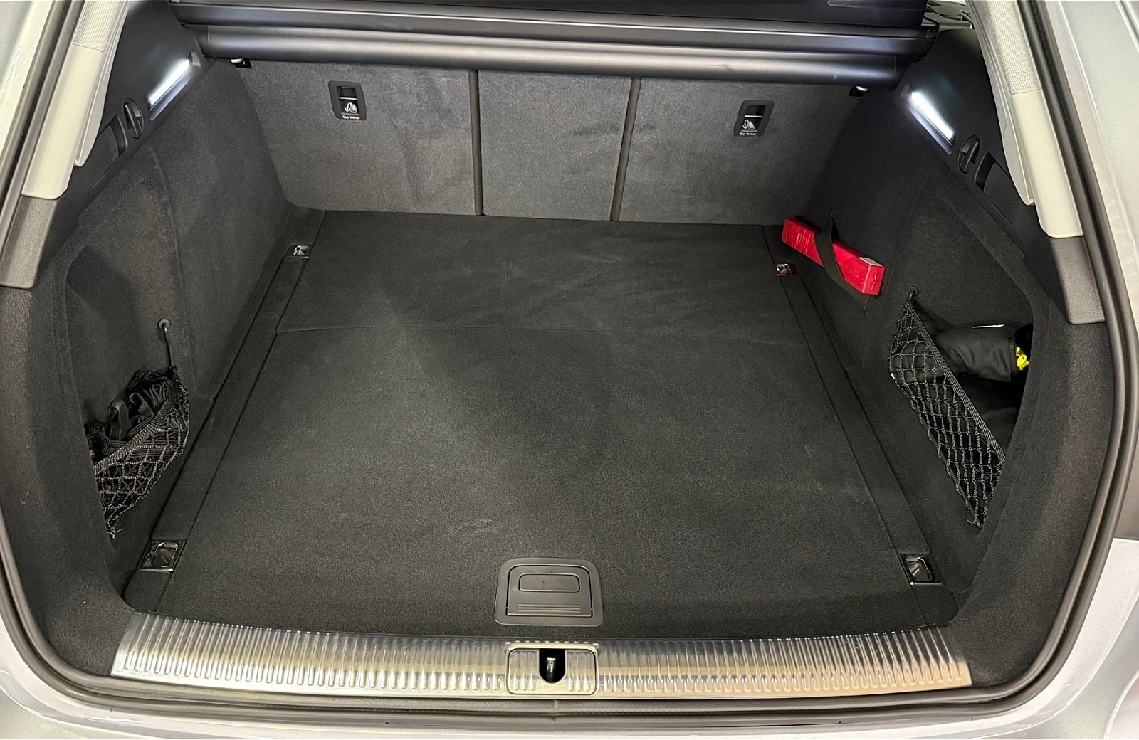 A4 Avant 30 TDI S-tronic LED Navi ACC PDC SHZ LM