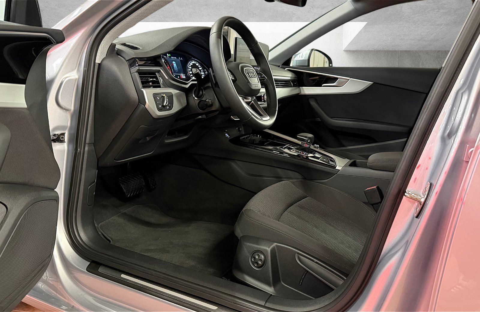 A4 Avant 30 TDI S-tronic LED Navi ACC PDC SHZ LM