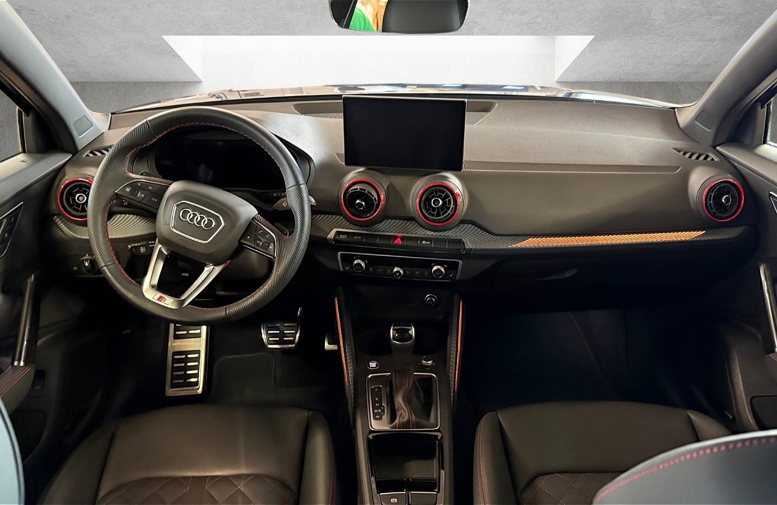 Q2 35 TFSI S line 35 TFSI S-tronic LED Navi ACC AHK Leder Sonos