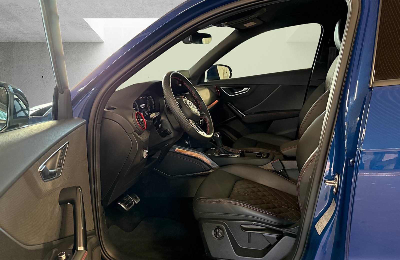 Q2 35 TFSI S line 35 TFSI S-tronic LED Navi ACC AHK Leder Sonos