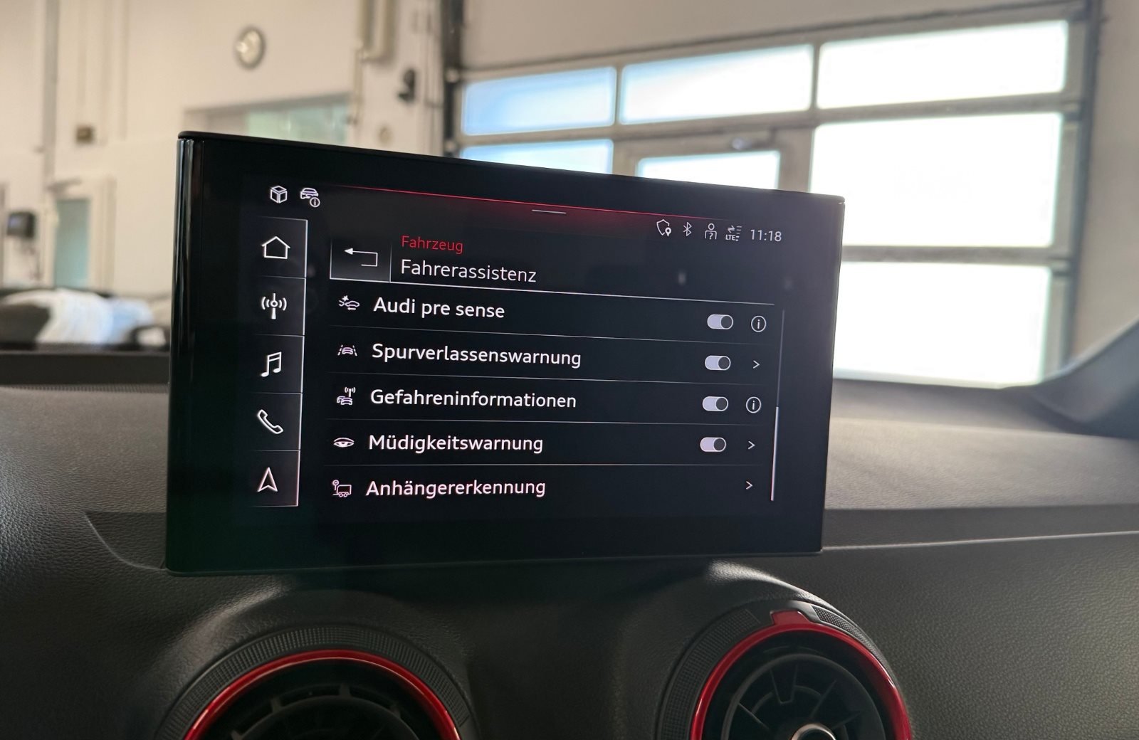 Q2 35 TFSI S line 35 TFSI S-tronic LED Navi ACC AHK Leder Sonos