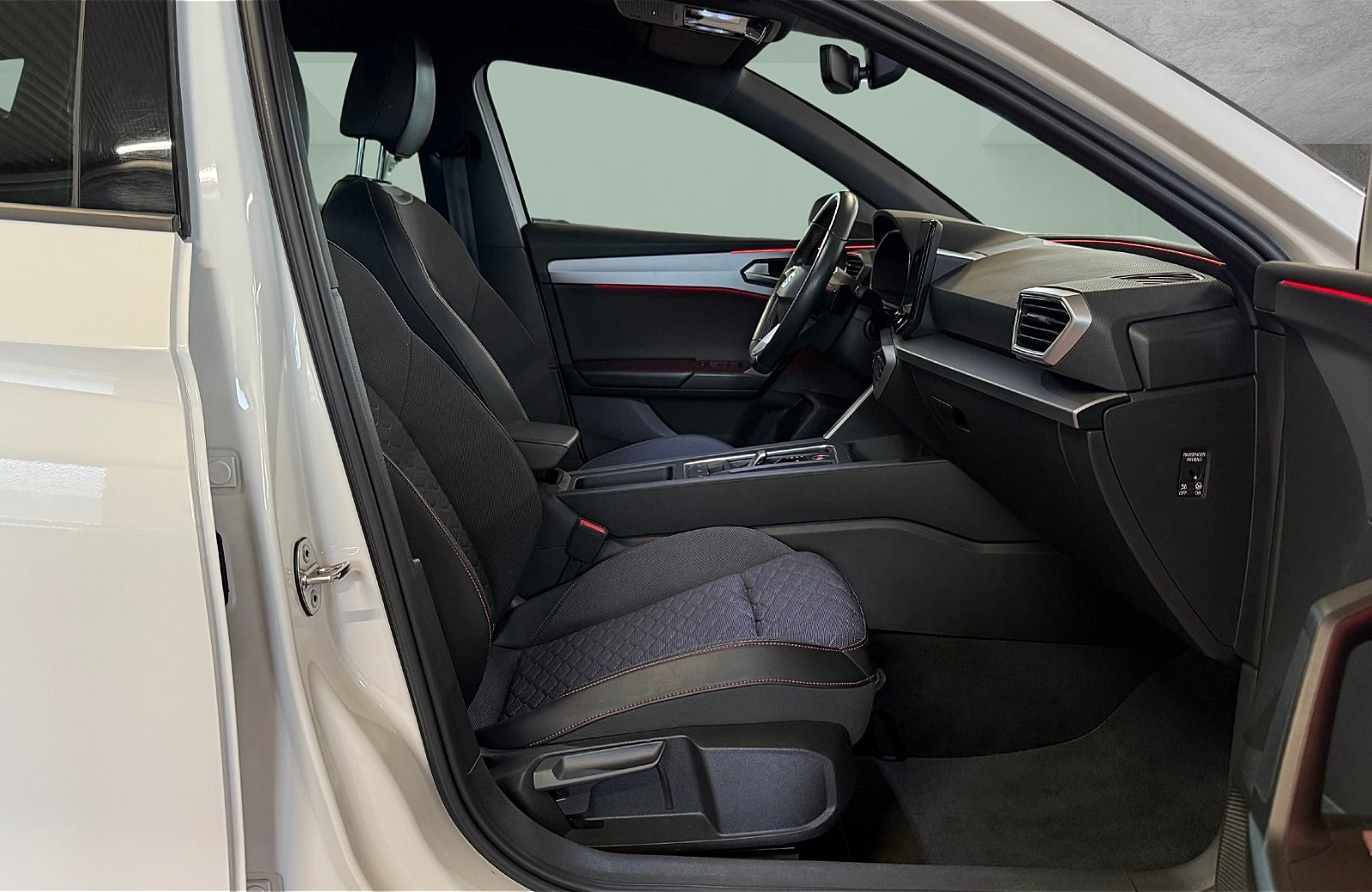 Leon 2.0 TDI FR DSG LED Navi AHK RFK ACC AHK AUT