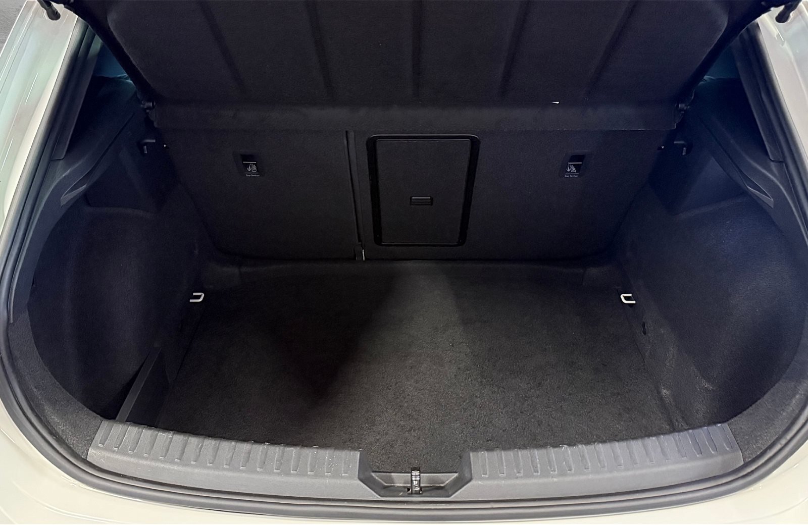 Leon 2.0 TDI FR DSG LED Navi AHK RFK ACC AHK AUT