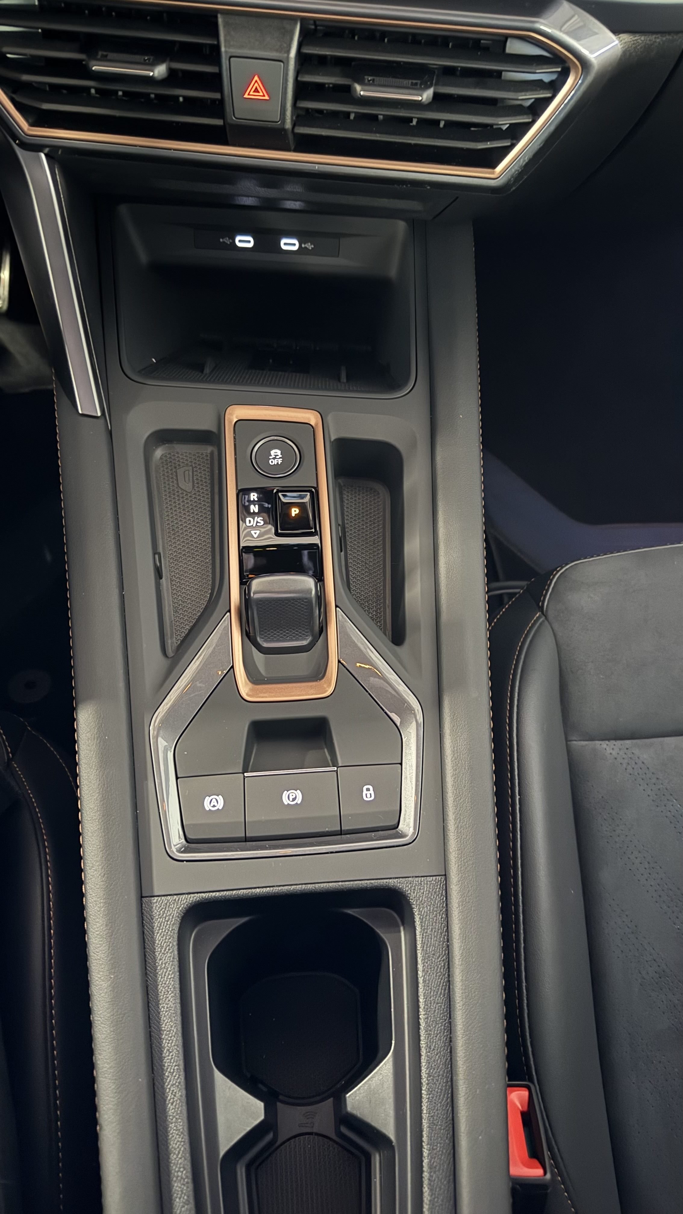 Leon 1.5 eTSI DSG Edge Matrix Navi ACC RFK ACC