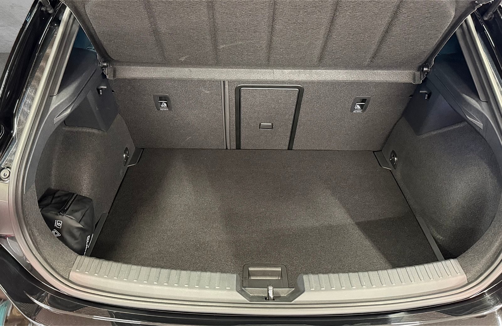 Leon 1.5 eTSI DSG Matrix Navi ACC RFK Memory ACC