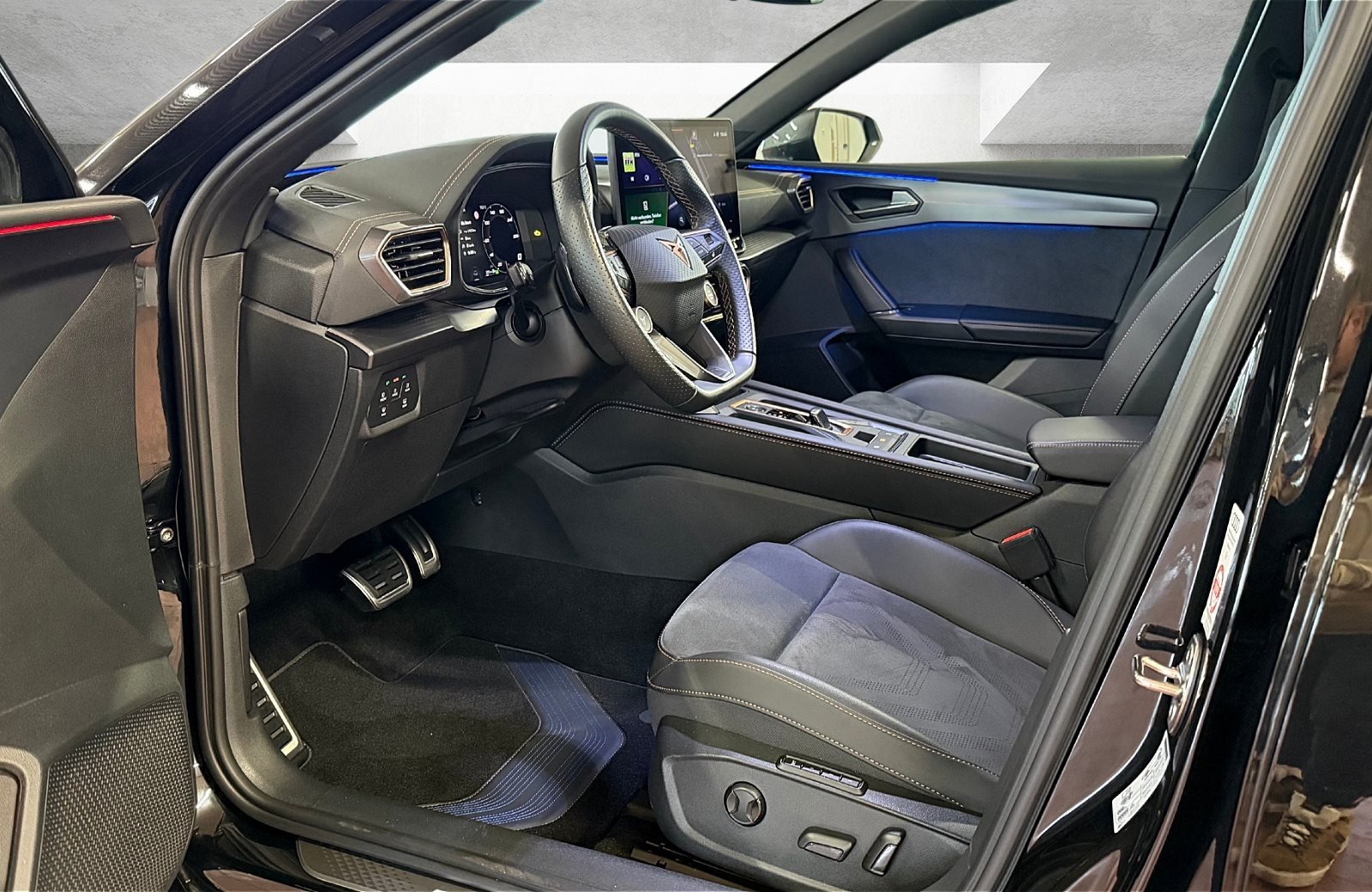 Leon 1.5 eTSI DSG Matrix Navi ACC RFK Memory ACC