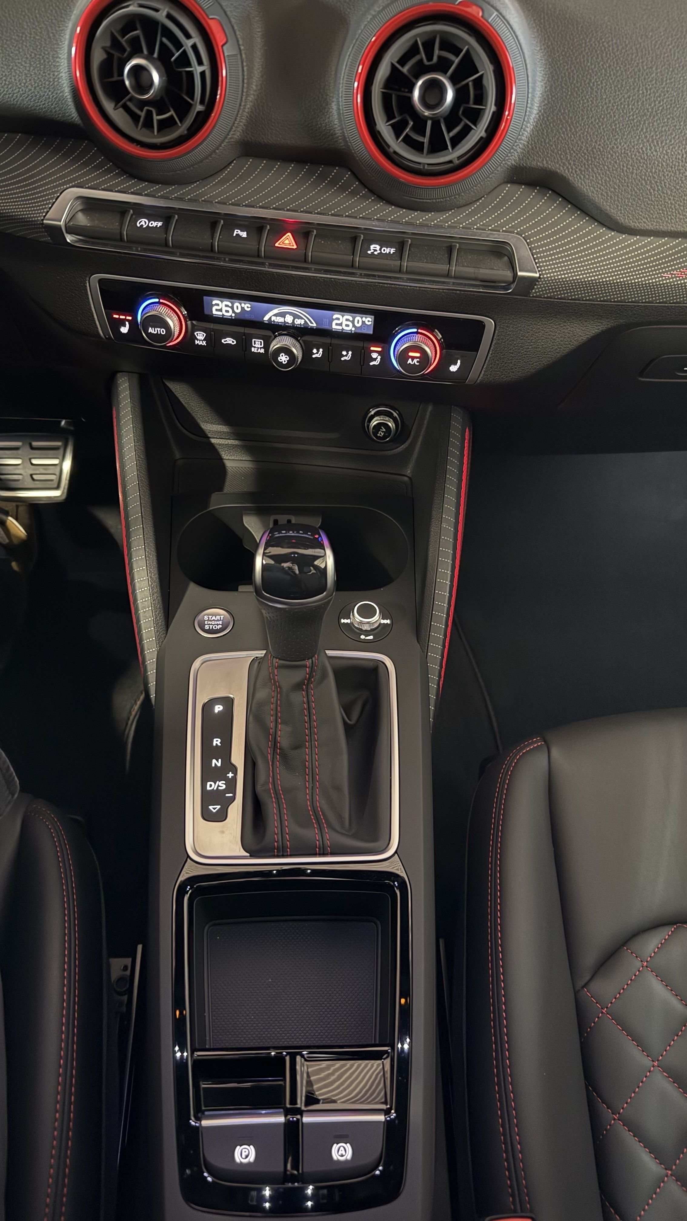 Q2 S line 35 TFSI S-tronic Matrix Navi ACC Leder AHK