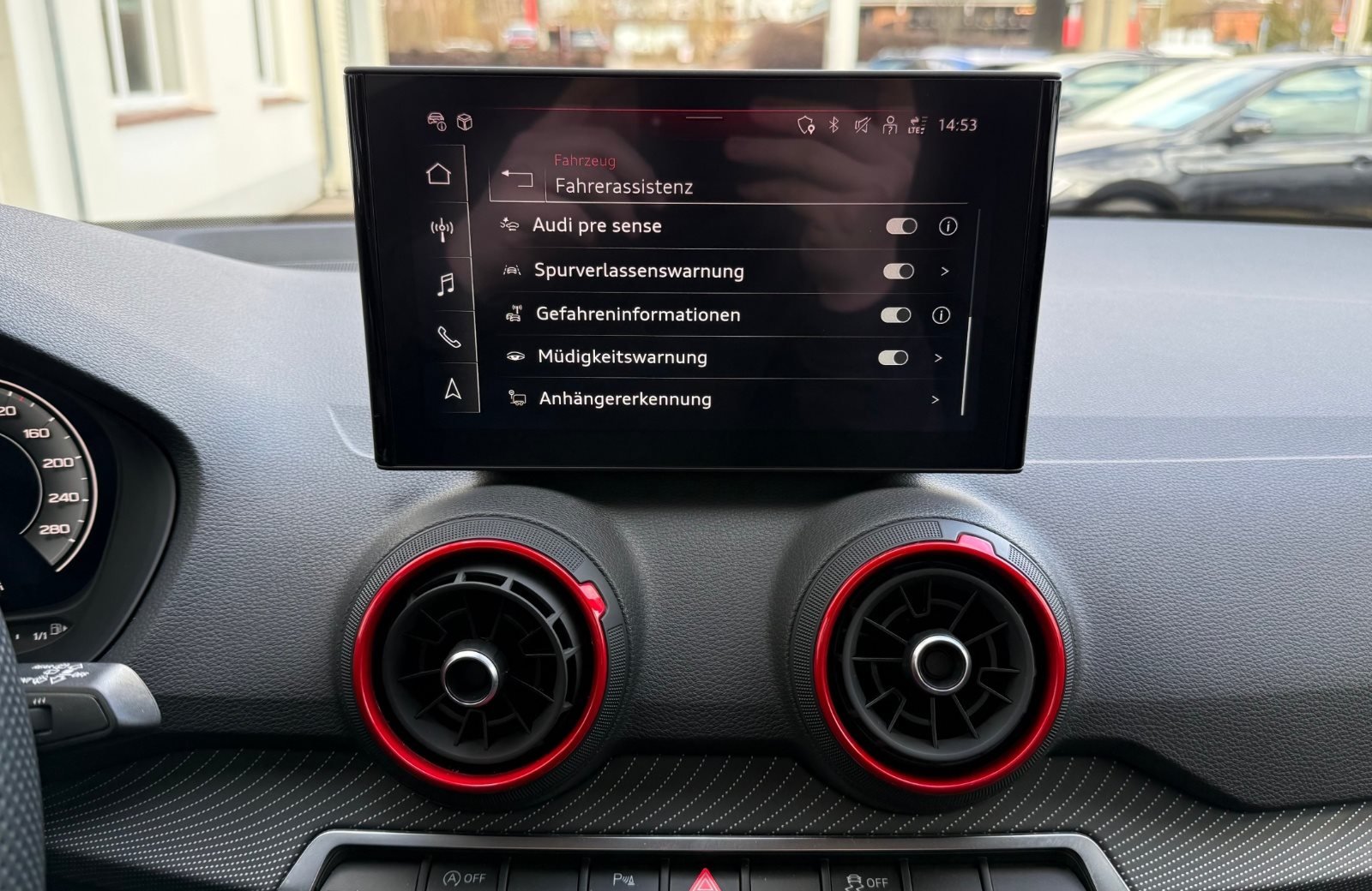 Q2 S line 35 TFSI S-tronic Matrix Navi ACC Leder AHK