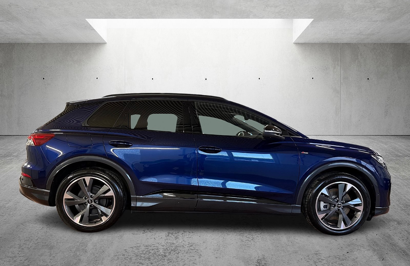 Q4 45 e-tron S line Matrix Navi ACC HuD AHK Wärmepumpe