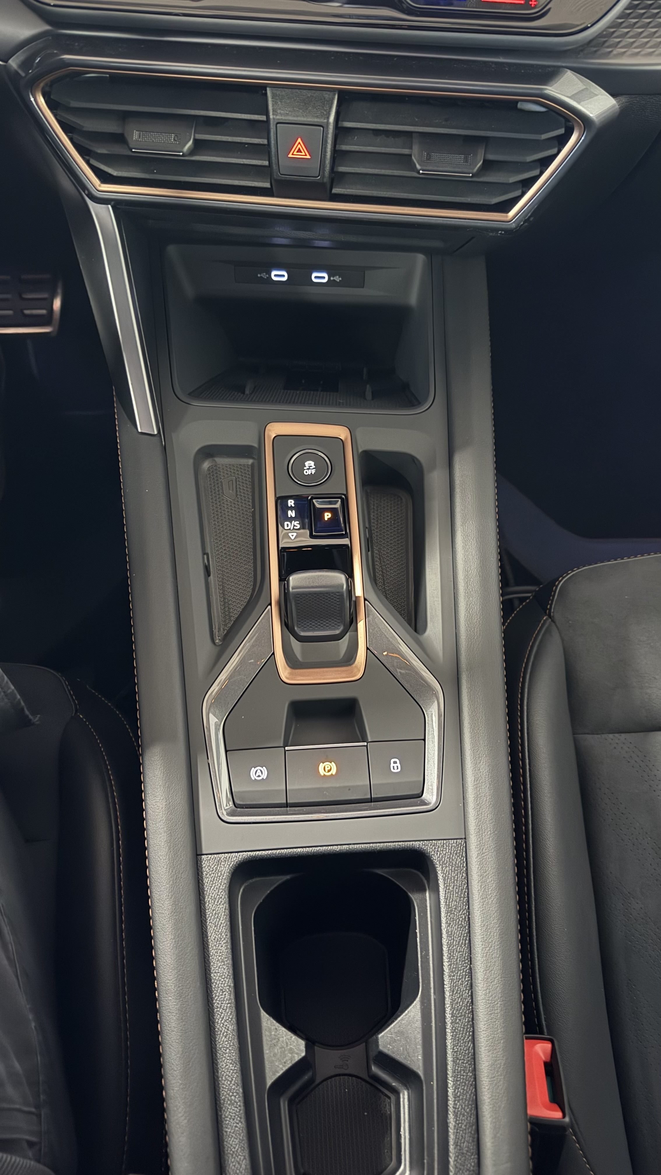 Leon Sportstourer 2.0 TDI DSG Edge Matrix Navi ACC RFK