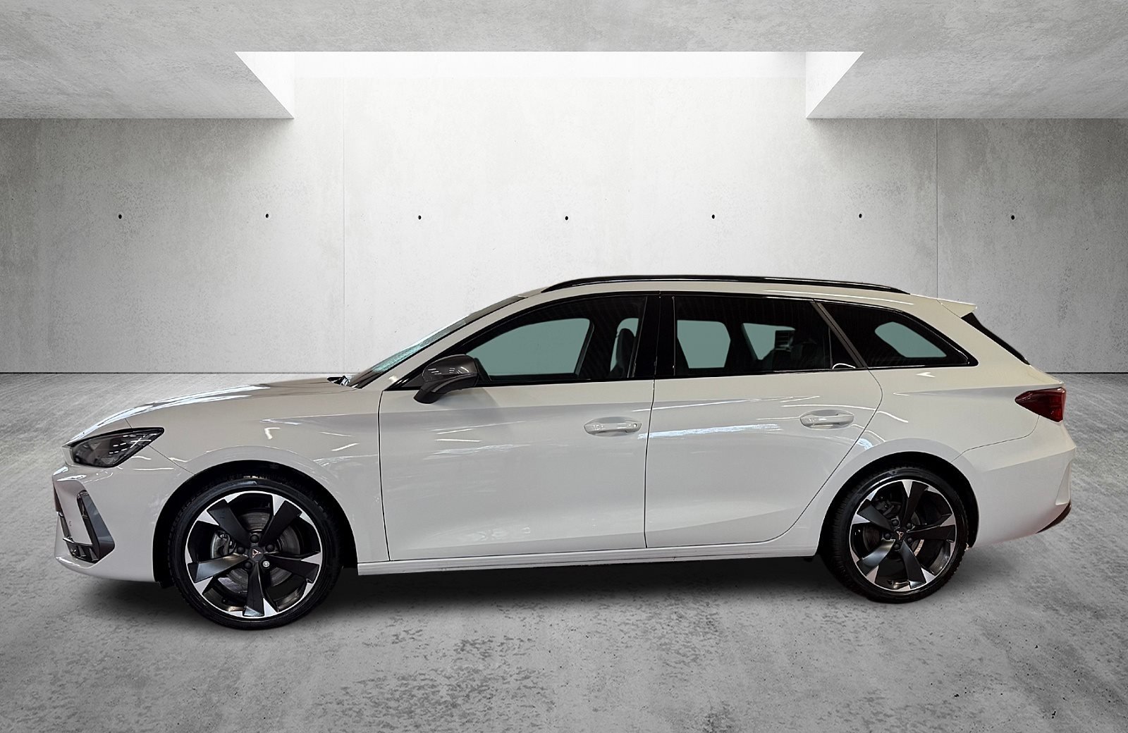 Leon Sportstourer 2.0 TDI DSG Edge Matrix Navi ACC RFK