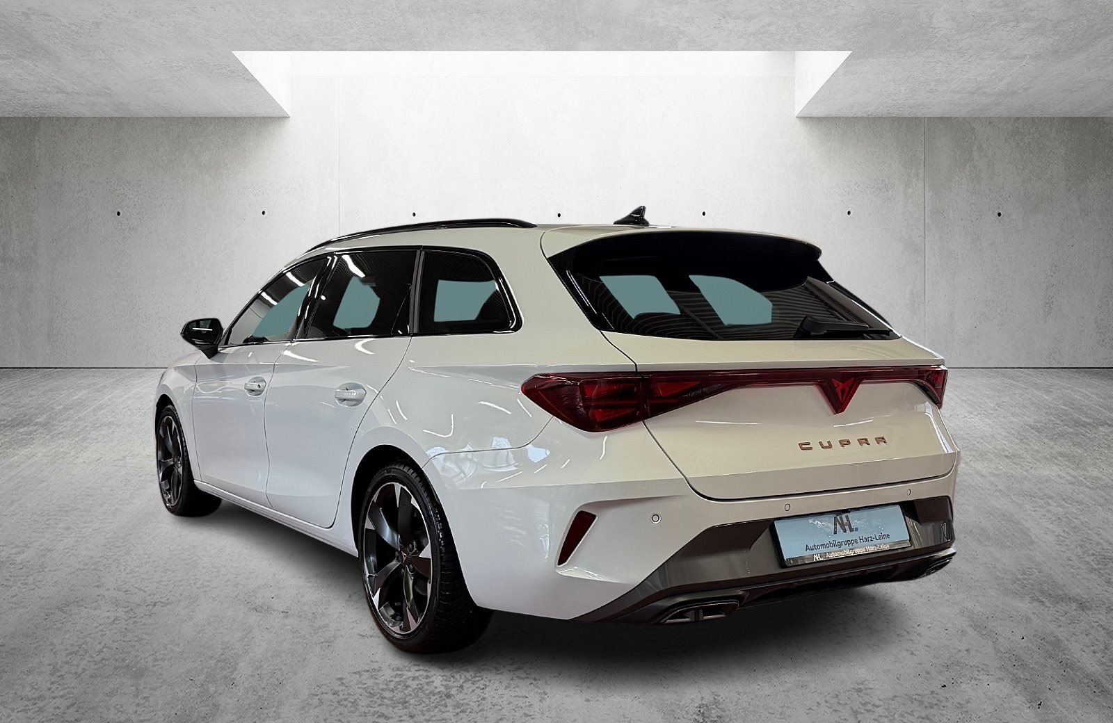 Leon Sportstourer 2.0 TDI DSG Edge Matrix Navi ACC RFK