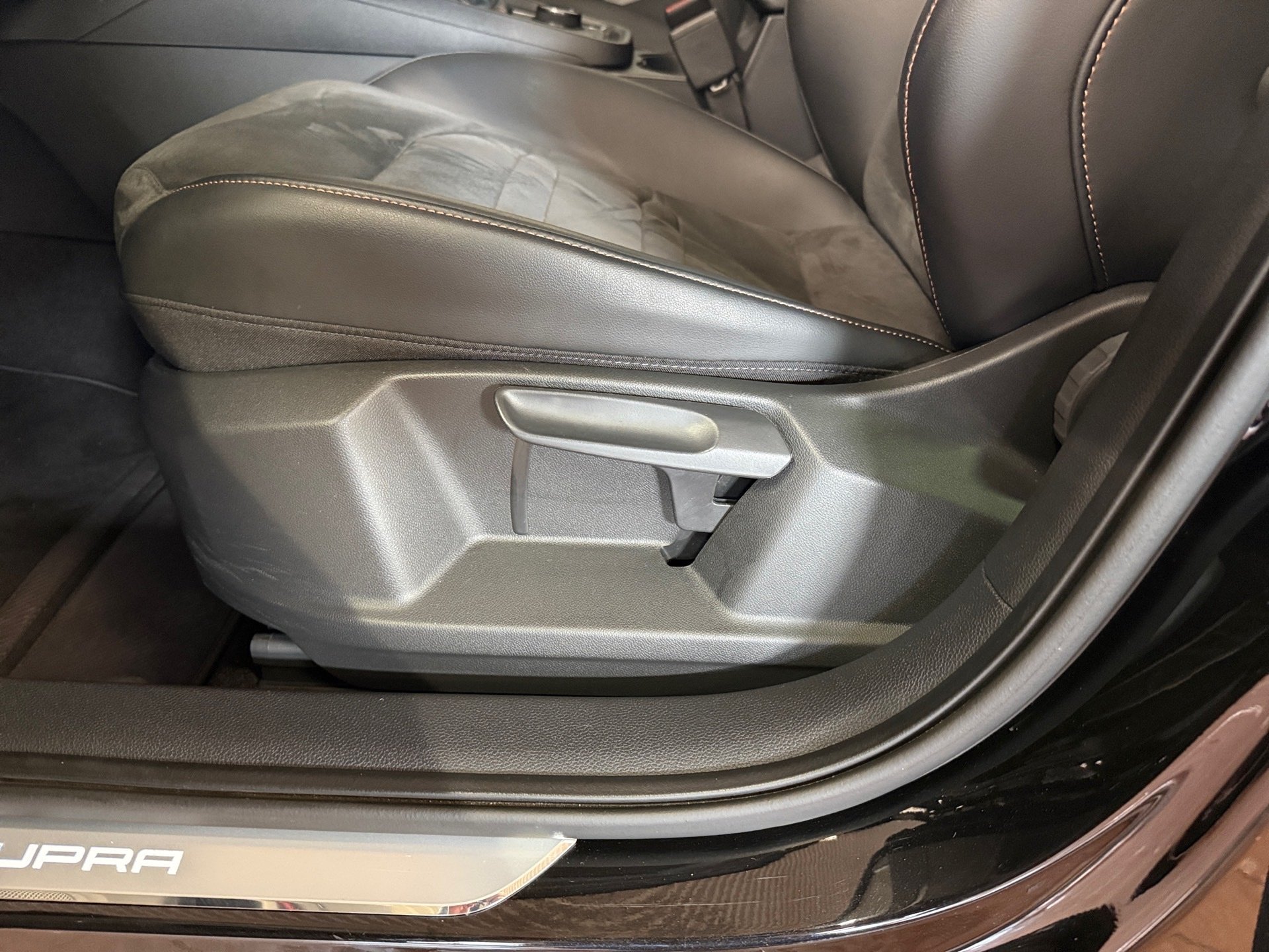 Ateca 2.0 TSI 4Drive DSG LED Navi ACC 360° Beats