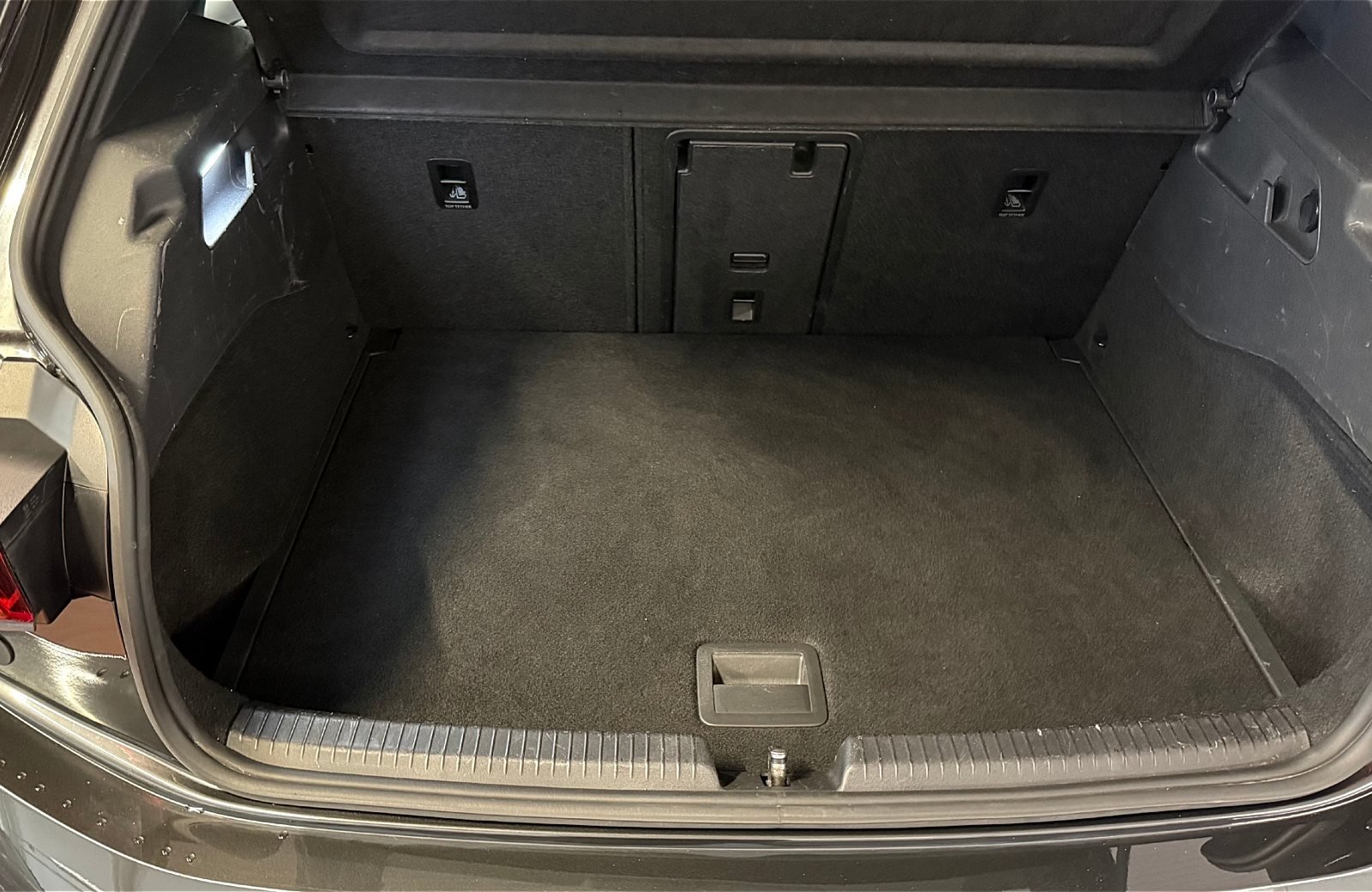 Born LED PDC SHZ Bluetooth Beats AUT KlimaA LED