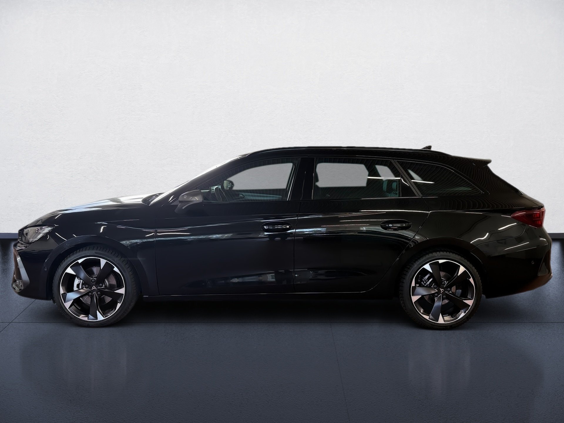 Leon Sportstourer 2.0 TDI DSG Edge AHK Navi ACC RFK Keyless