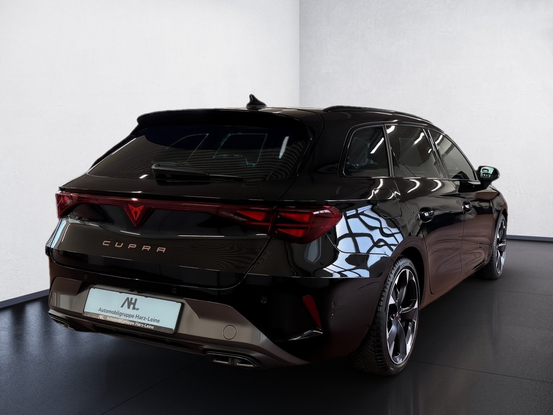 Leon Sportstourer 2.0 TDI DSG Edge AHK Navi ACC RFK Keyless