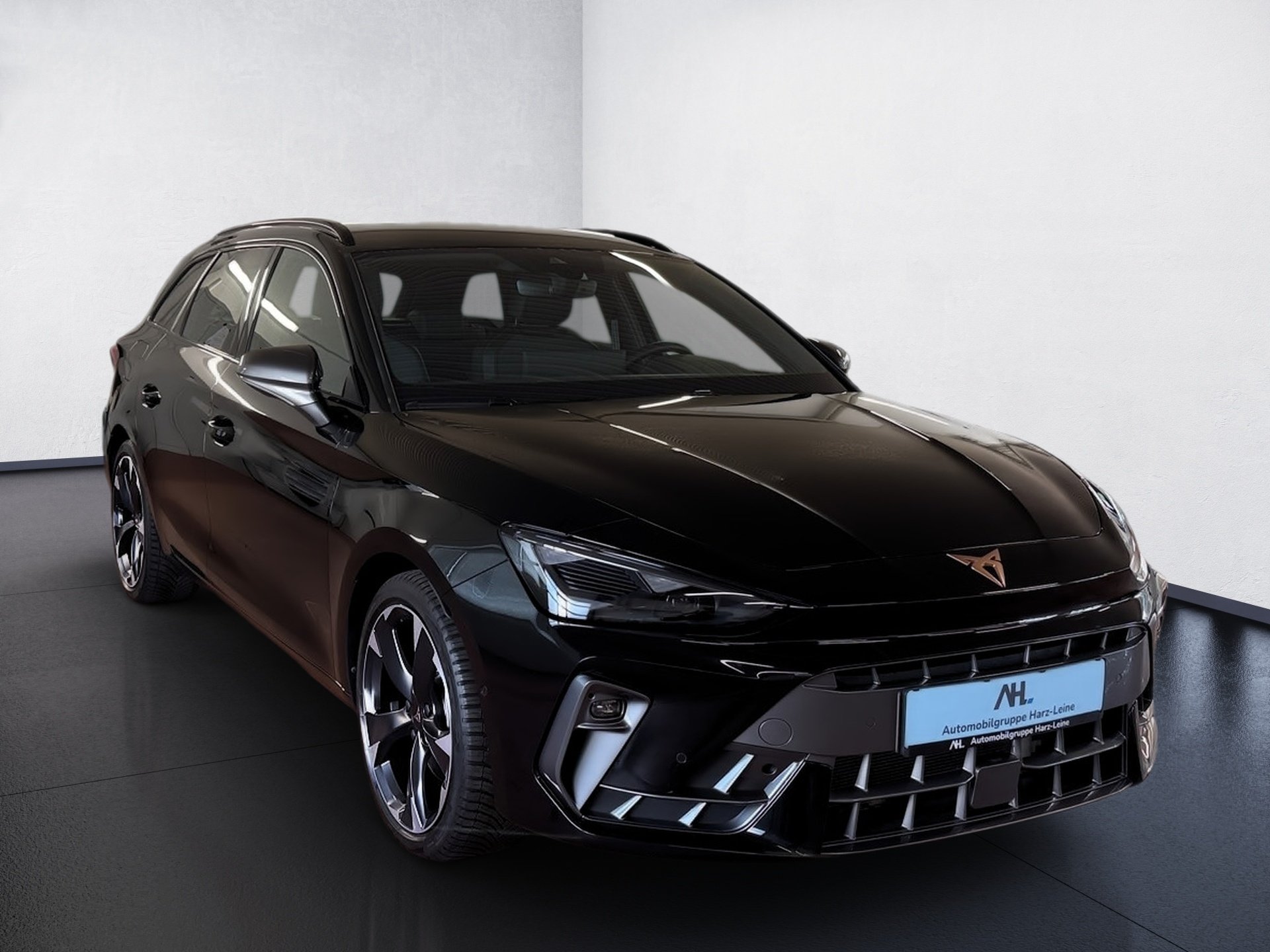 Leon Sportstourer 2.0 TDI DSG Edge AHK Navi ACC RFK Keyless