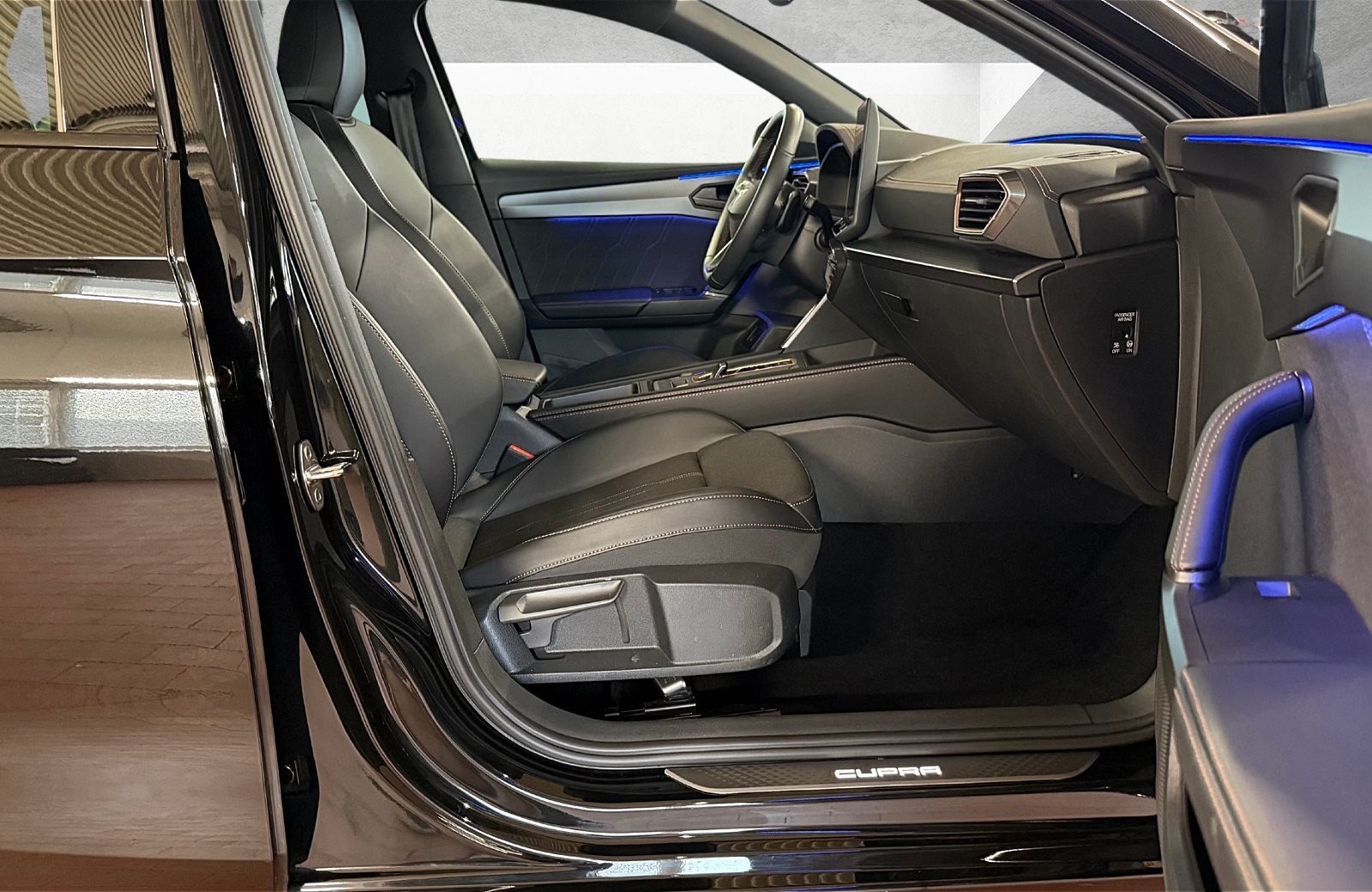 Leon Sportstourer 2.0 TDI DSG Edge AHK Navi ACC RFK Keyless