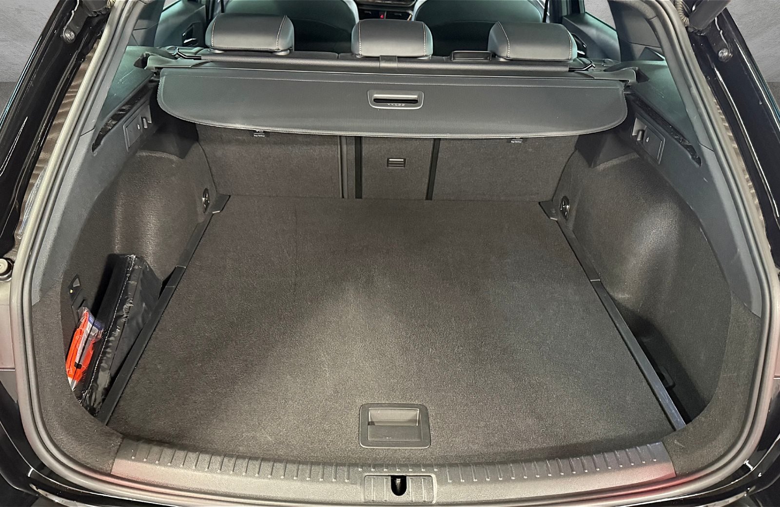 Leon Sportstourer 2.0 TDI DSG Edge AHK Navi ACC RFK Keyless