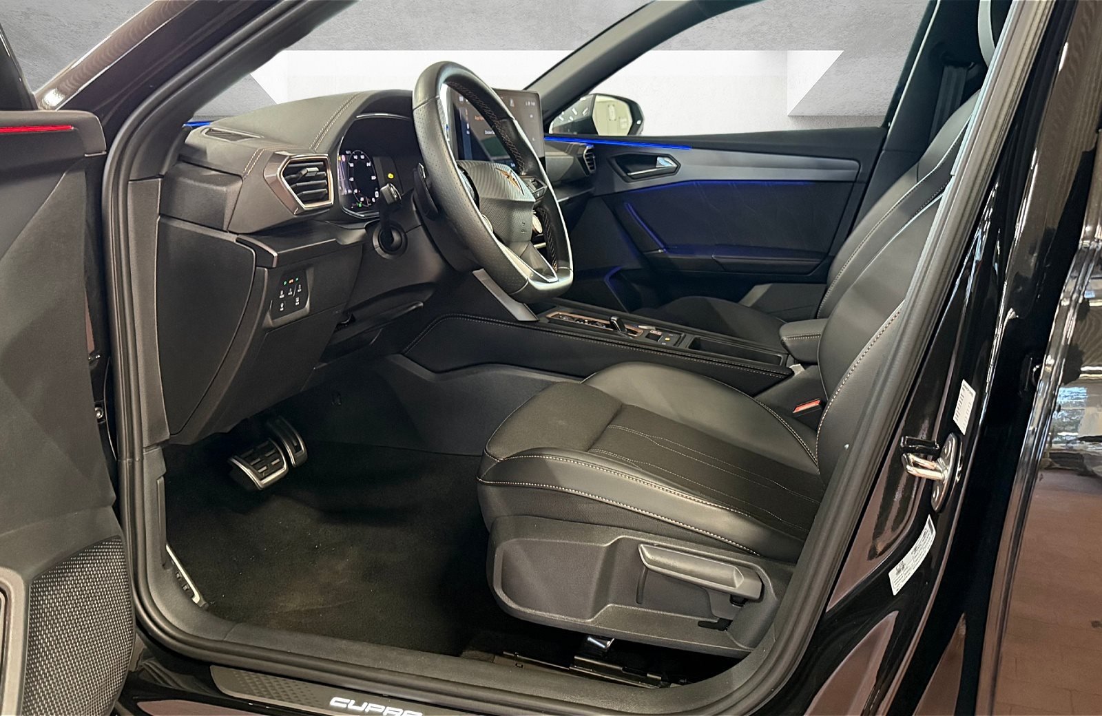 Leon Sportstourer 2.0 TDI DSG Edge AHK Navi ACC RFK Keyless