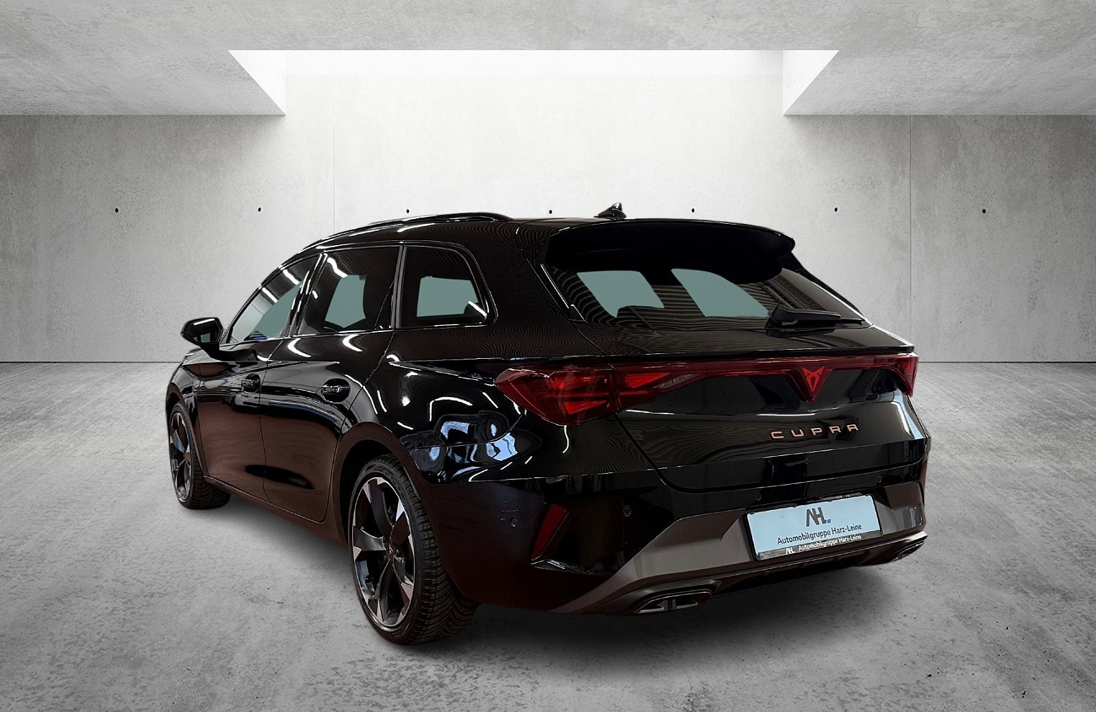 Leon Sportstourer 2.0 TDI DSG Edge AHK Navi ACC RFK Keyless