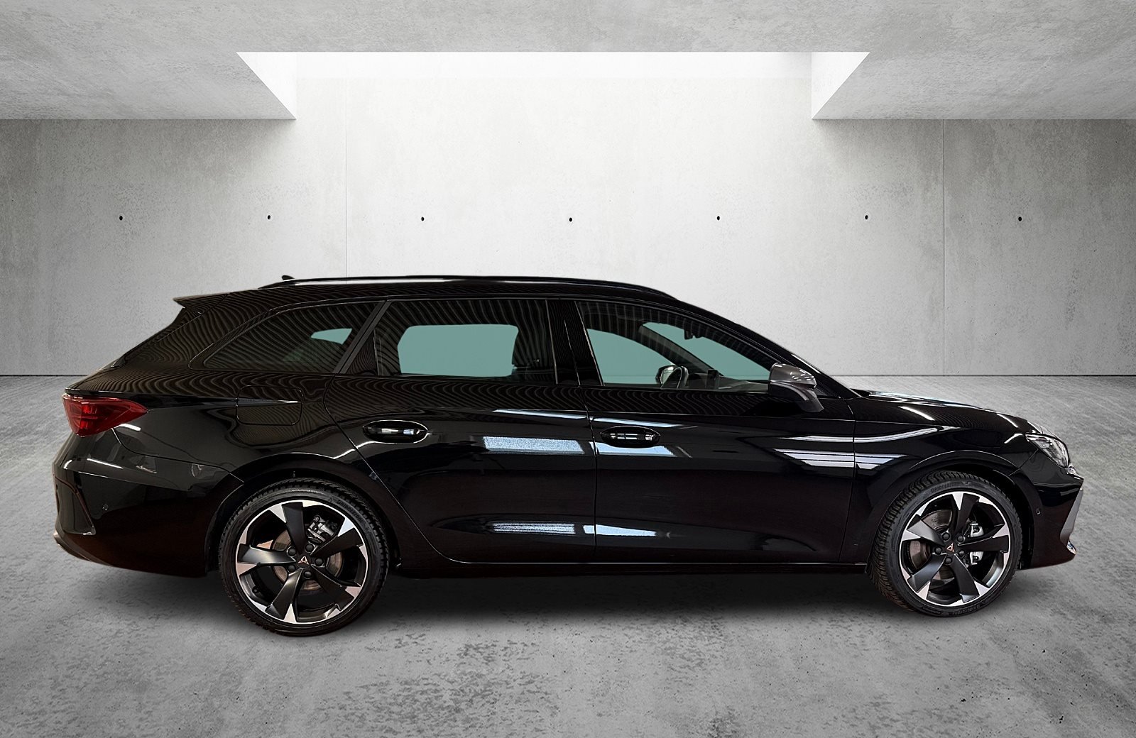 Leon Sportstourer 2.0 TDI DSG Edge AHK Navi ACC RFK Keyless