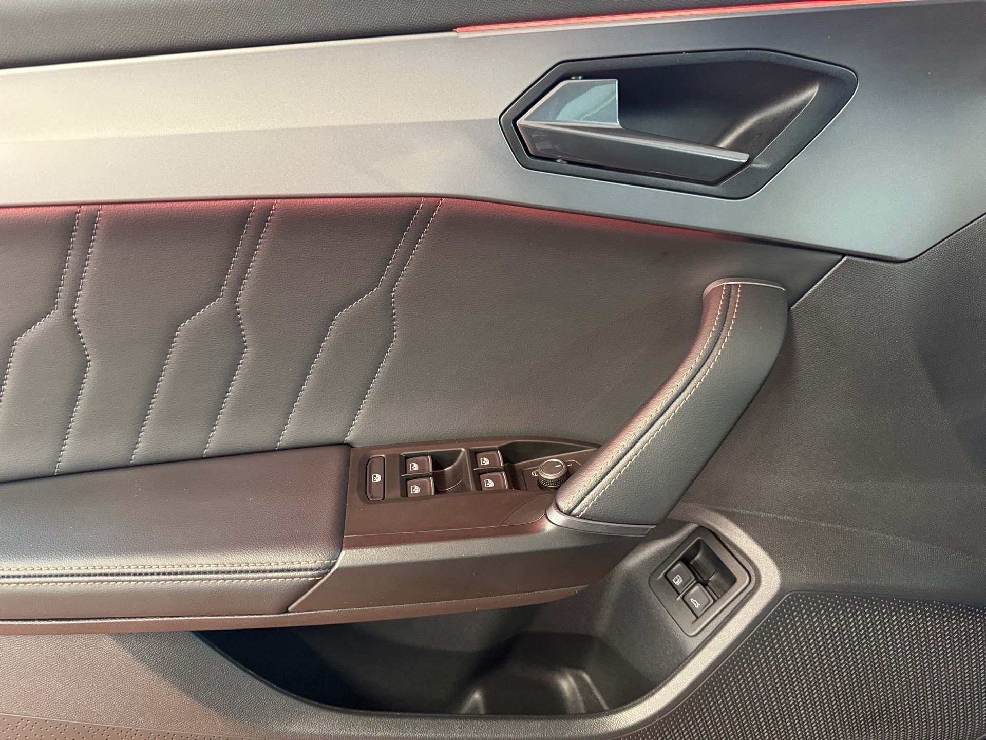 Formentor VZ 1.4 TSI e-Hybrid DSG LED Navi ACC AHK Pano