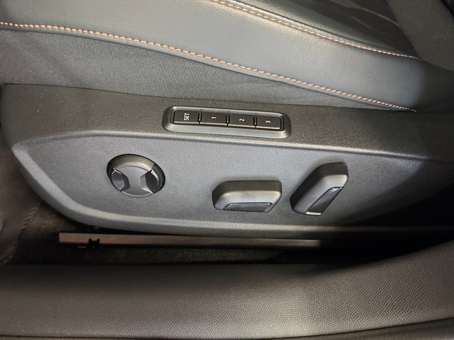 Formentor VZ 1.4 TSI e-Hybrid DSG LED Navi ACC AHK Pano