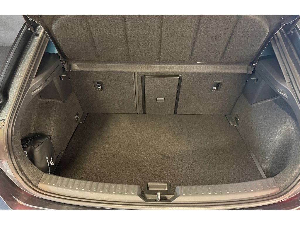 Leon 1.5 eTSI DSG Edge Matrix Navi ACC RFK ACC