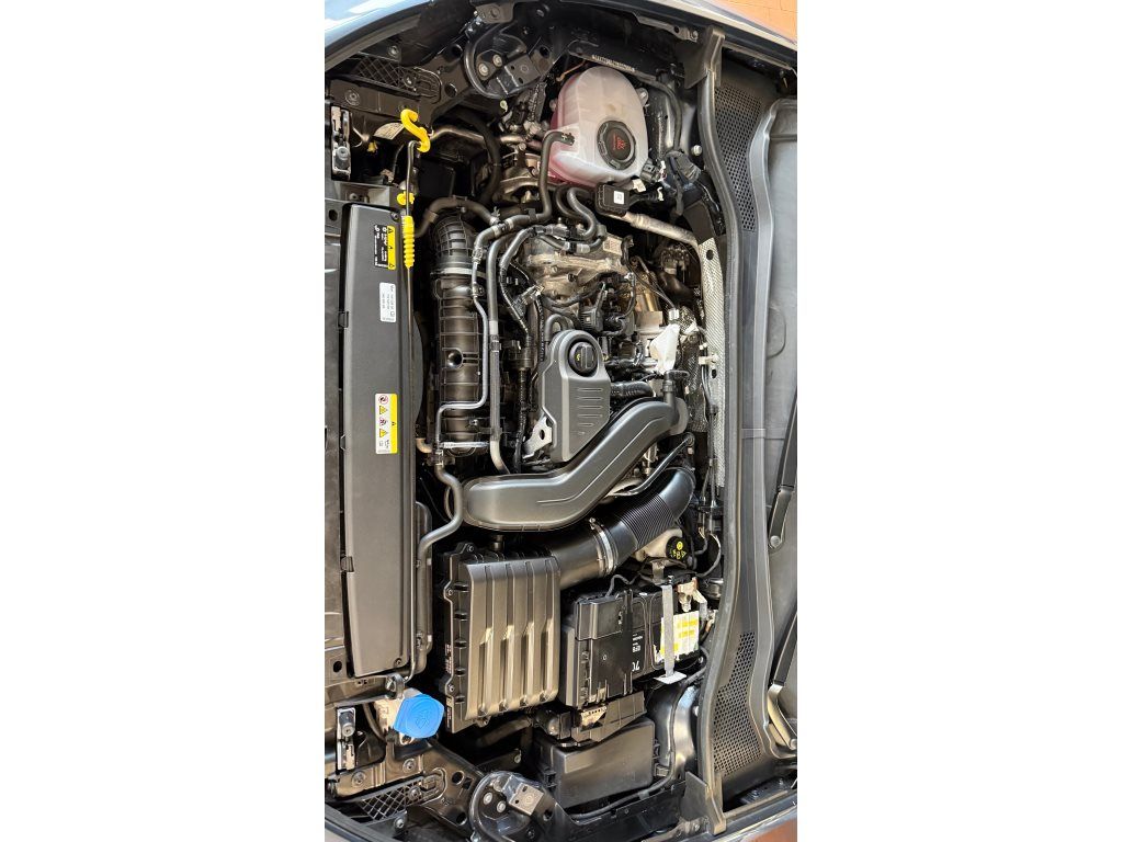 Leon 1.5 eTSI DSG Edge Matrix Navi ACC RFK ACC